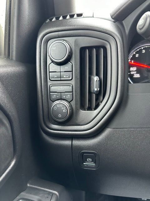 Used 2022 Chevrolet Silverado 1500 Custom image 42