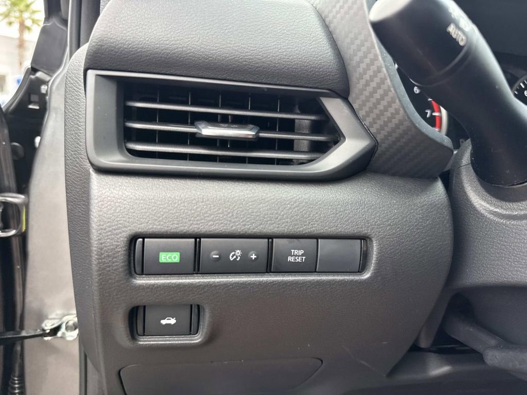 Certified 2025 Nissan Sentra S FWD image 32
