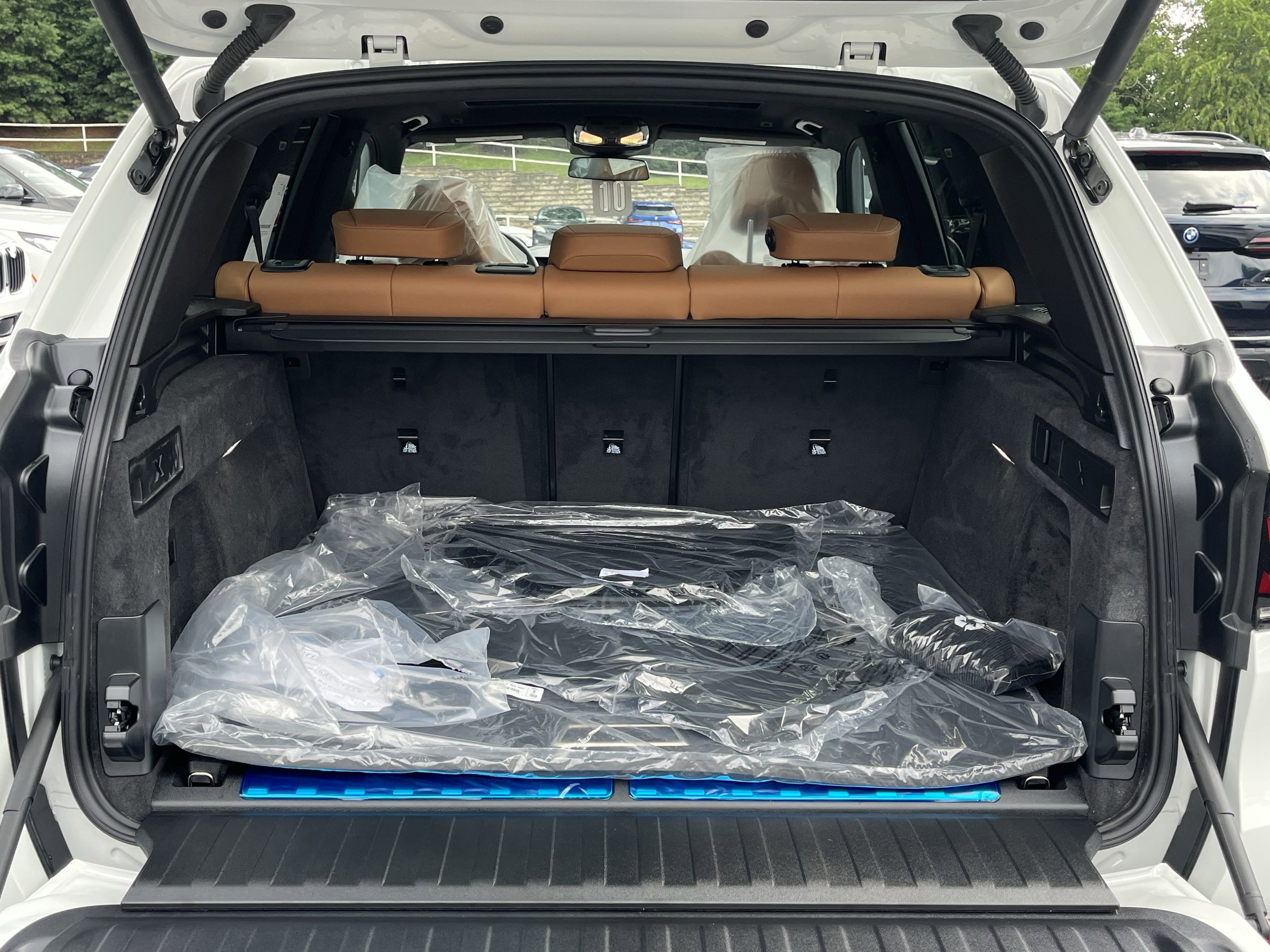 Used 2026 BMW X5 xDrive50e image 9