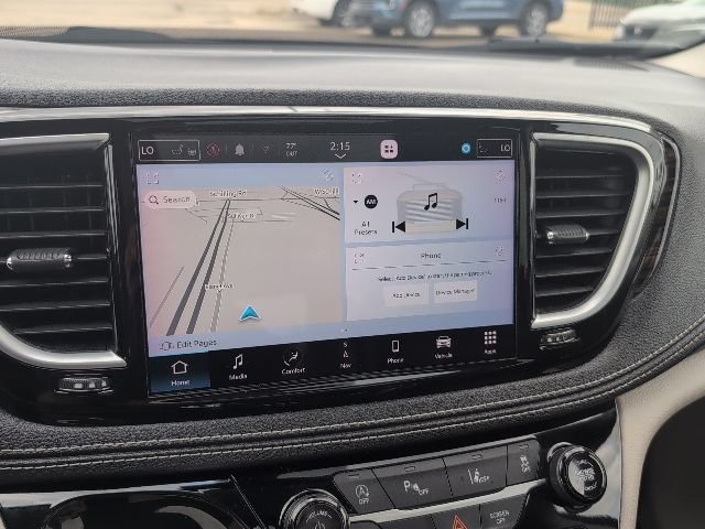 Used 2023 Chrysler Pacifica Limited FWD image 6