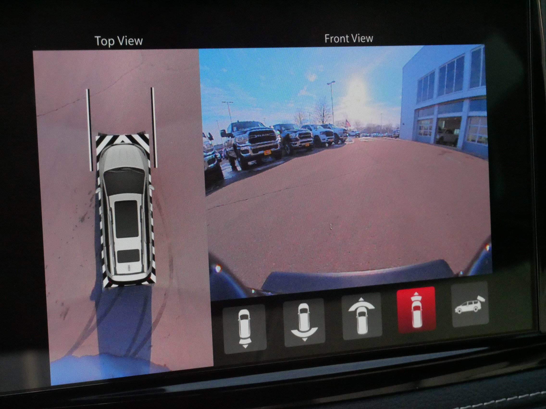 Used 2026 Chrysler Pacifica Select image 30