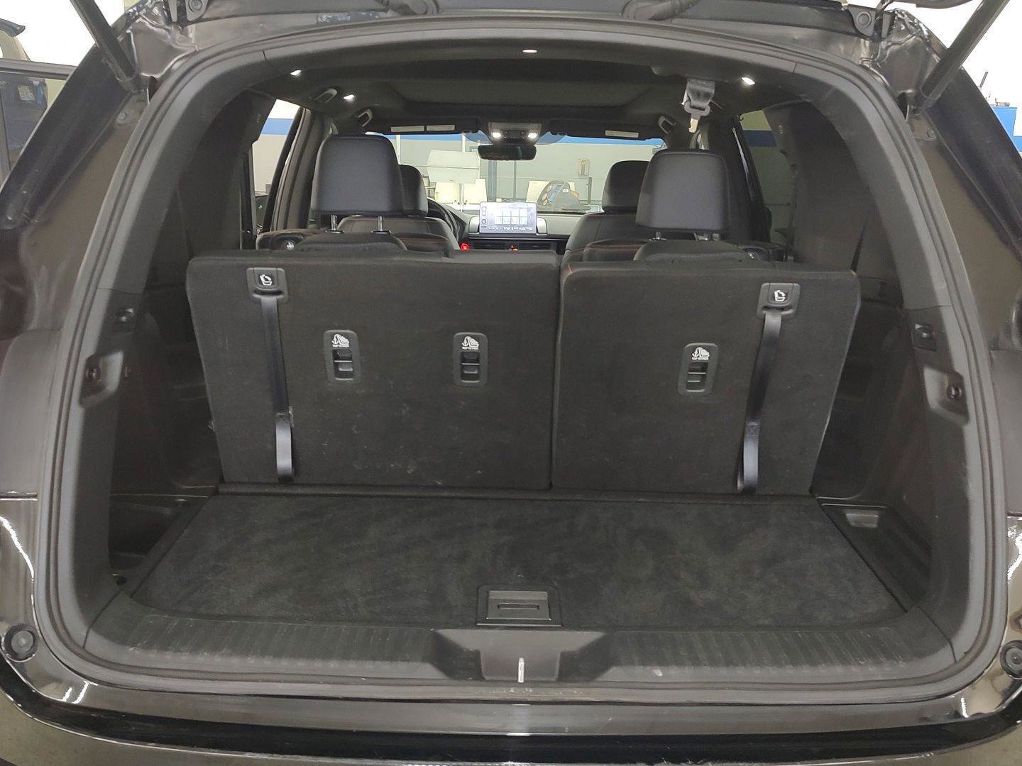 Used 2025 Honda Pilot TrailSport image 27