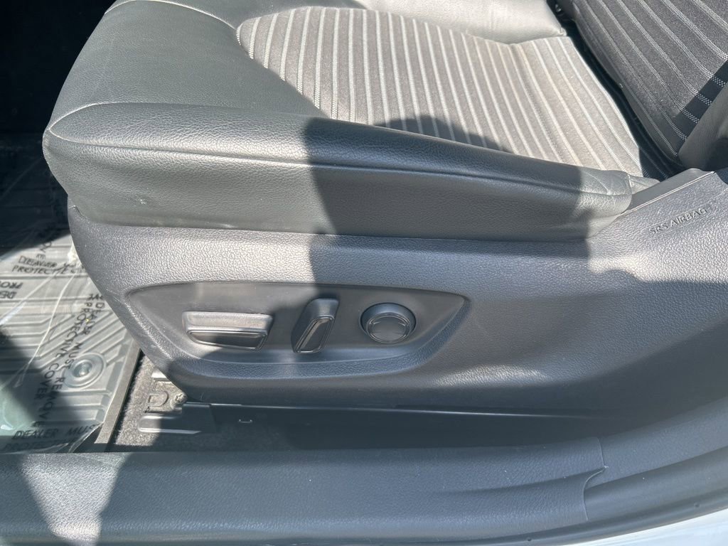 Used 2024 Toyota Camry SE FWD image 16