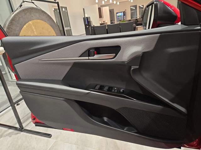 Used 2025 Toyota Camry SE image 28