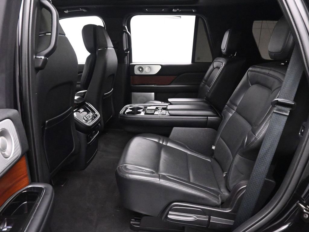 Used 2020 Lincoln Navigator Reserve w/ Luxury Package image 15