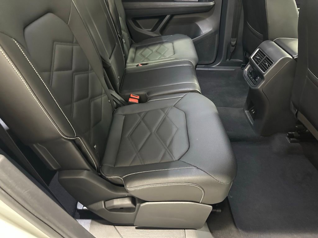 Used 2025 Volkswagen Atlas SE image 53