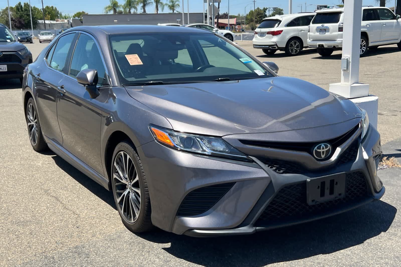 Used 2019 Toyota Camry SE w/ Audio Package FWD image 3