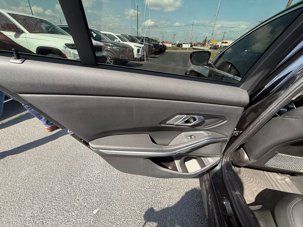 Used 2022 BMW 330i xDrive Sedan w/ Driving Assistance Package image 18