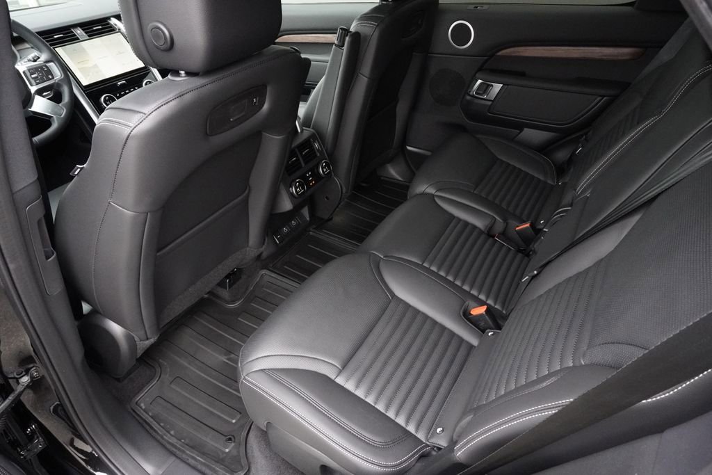 New 2026 Land Rover Discovery S AWD/4WD image 26