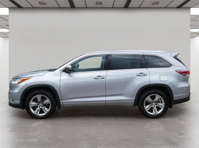 Used 2015 Toyota Highlander Limited image 3