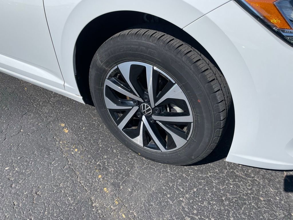 Used 2024 Volkswagen Jetta S image 3