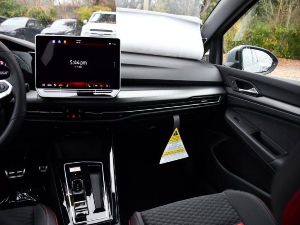 New 2026 Volkswagen GTI SE FWD image 20