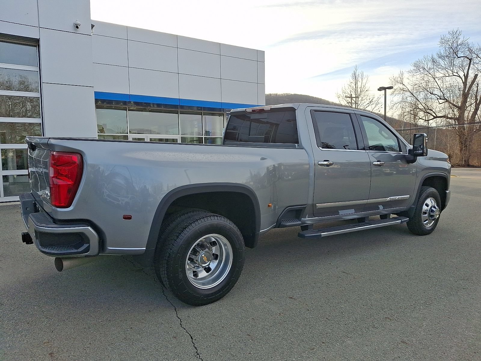Certified 2025 Chevrolet Silverado 3500 High Country w/ High Country Premium Package AWD/4WD image 6