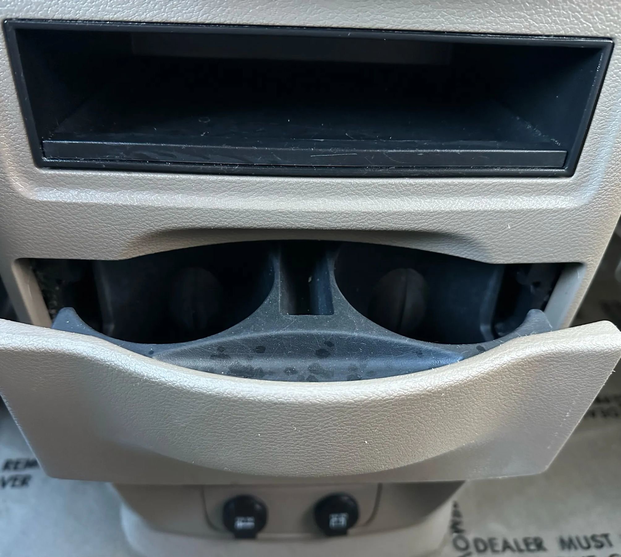 Used 2016 Chrysler Town & Country Touring FWD image 23