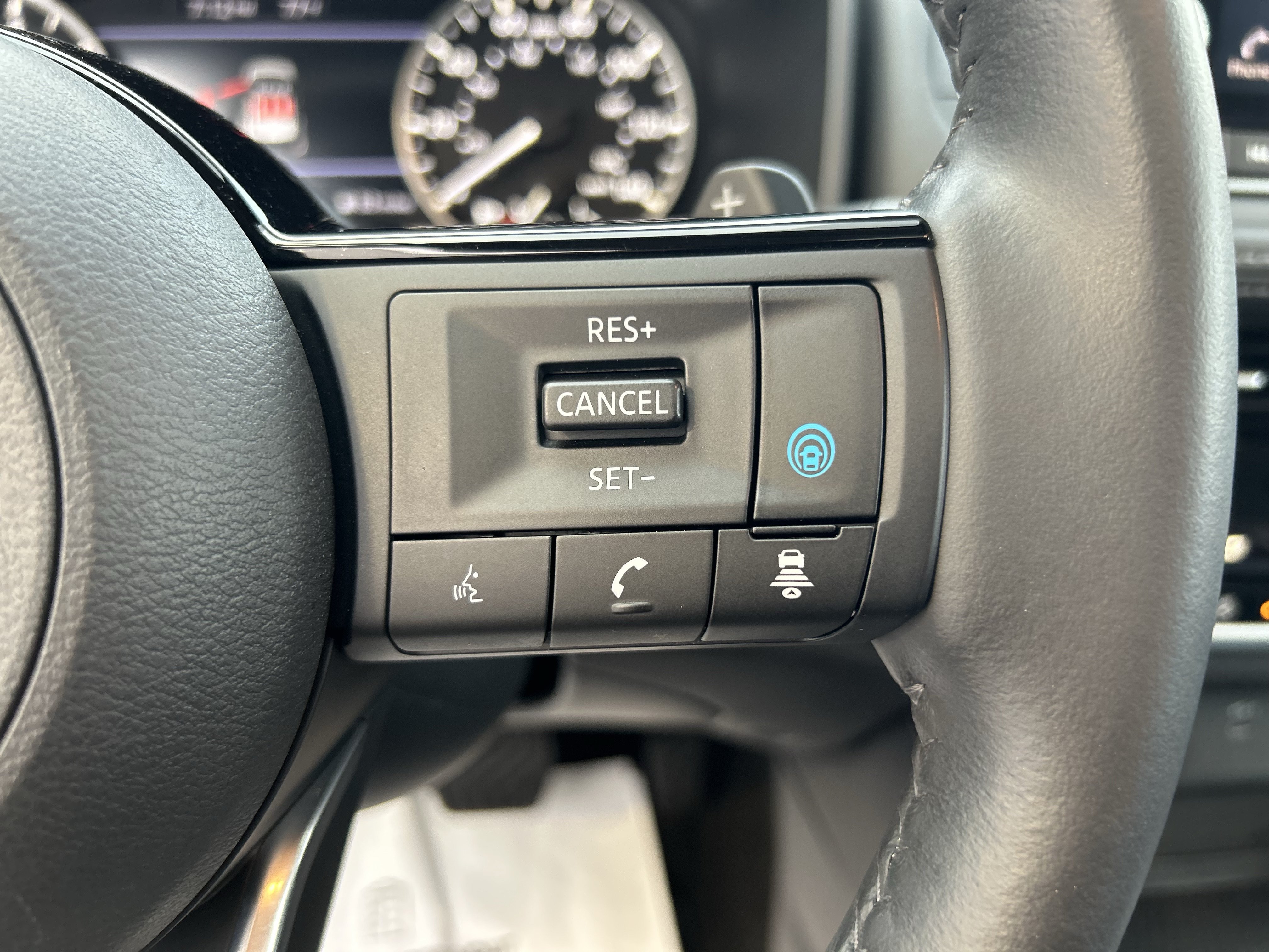 Used 2023 Nissan Rogue SL AWD/4WD image 25