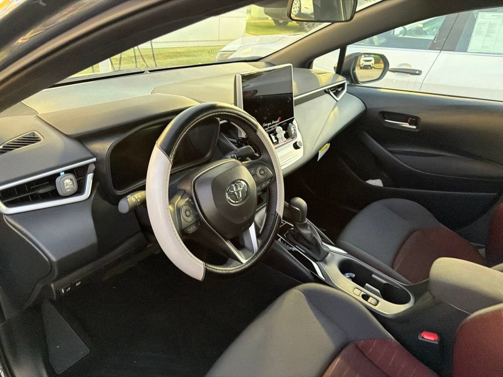 Used 2026 Toyota Corolla SE w/ SE Package FWD image 12