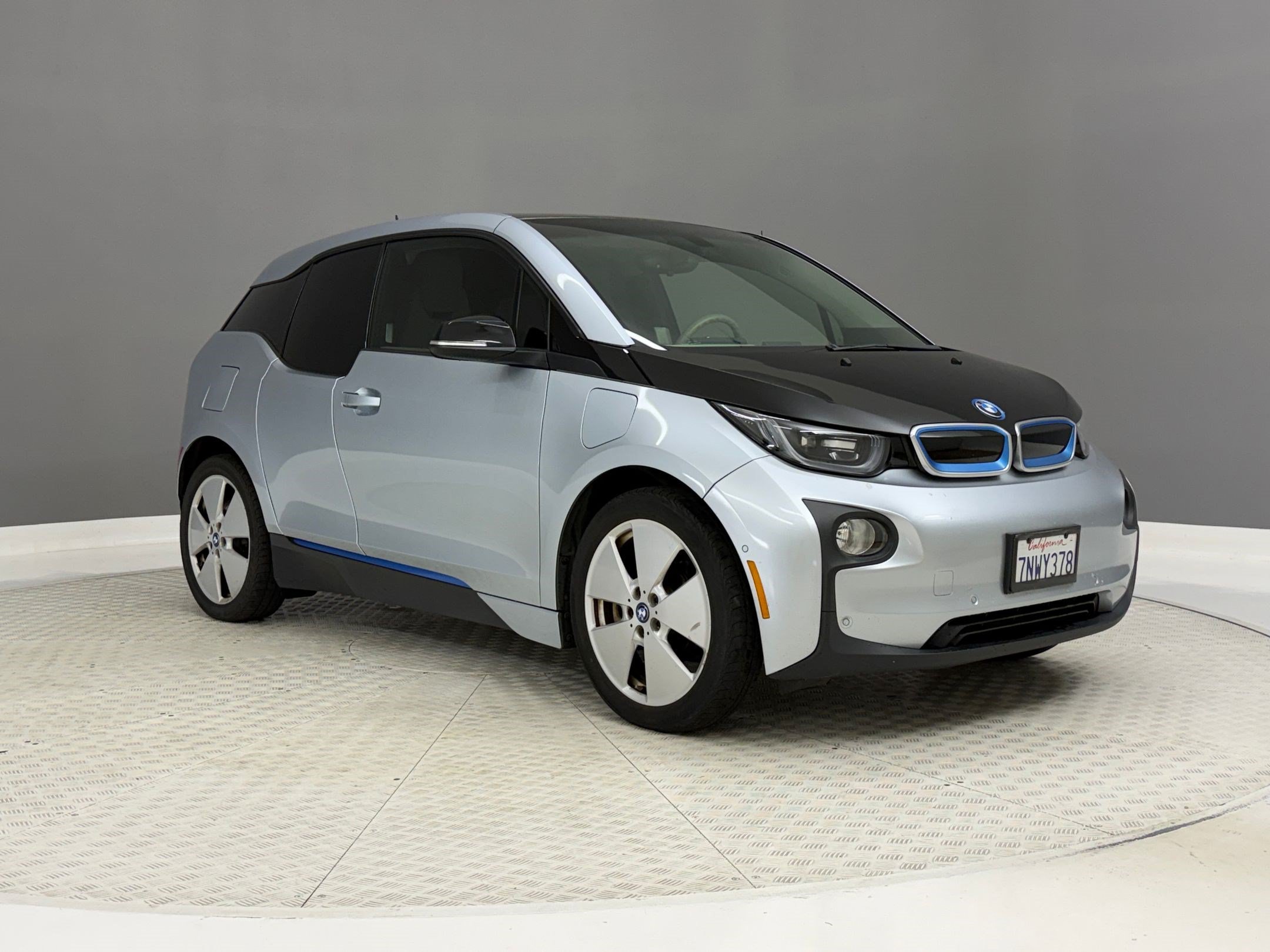 Used 2015 BMW i3 w/ Range Extender RWD image 7