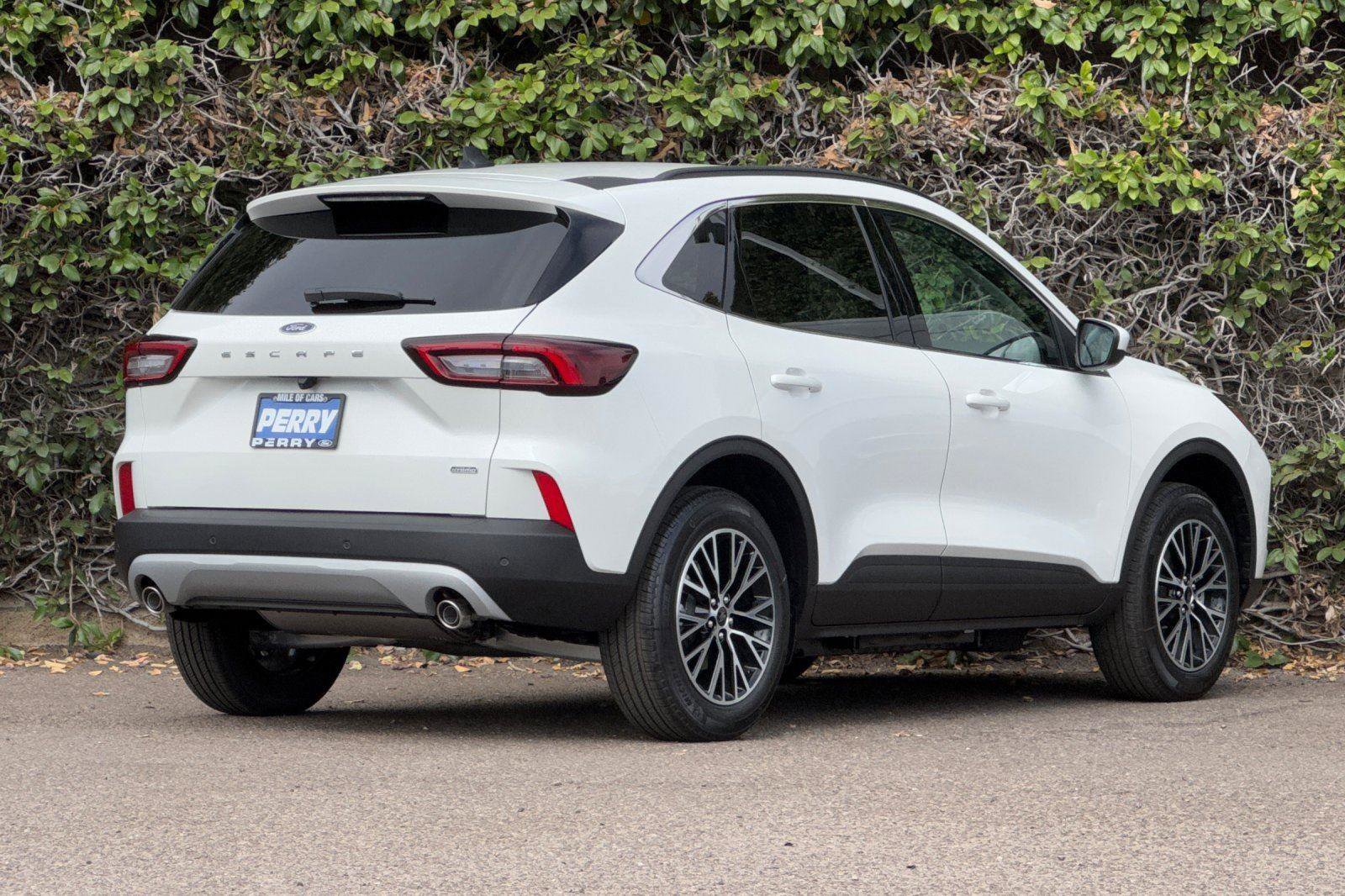 New 2025 Ford Escape PHEV image 4