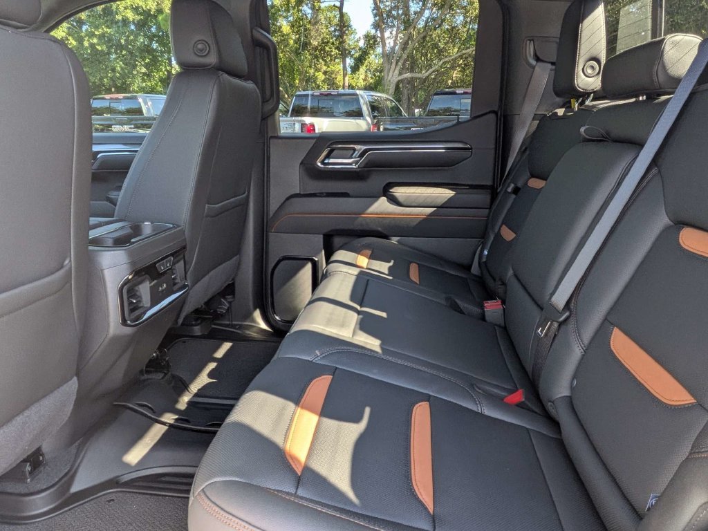 Used 2024 GMC Sierra 1500 AT4 w/ Technology Package AWD/4WD image 13