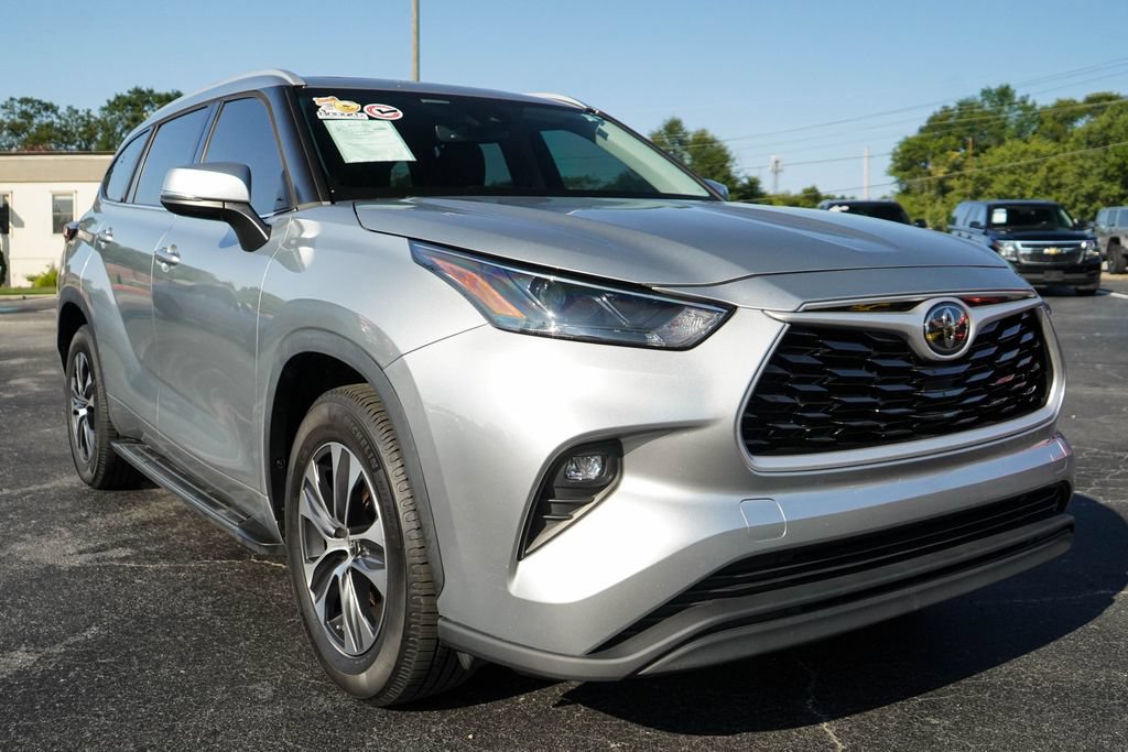 Used 2022 Toyota Highlander XLE FWD image 40