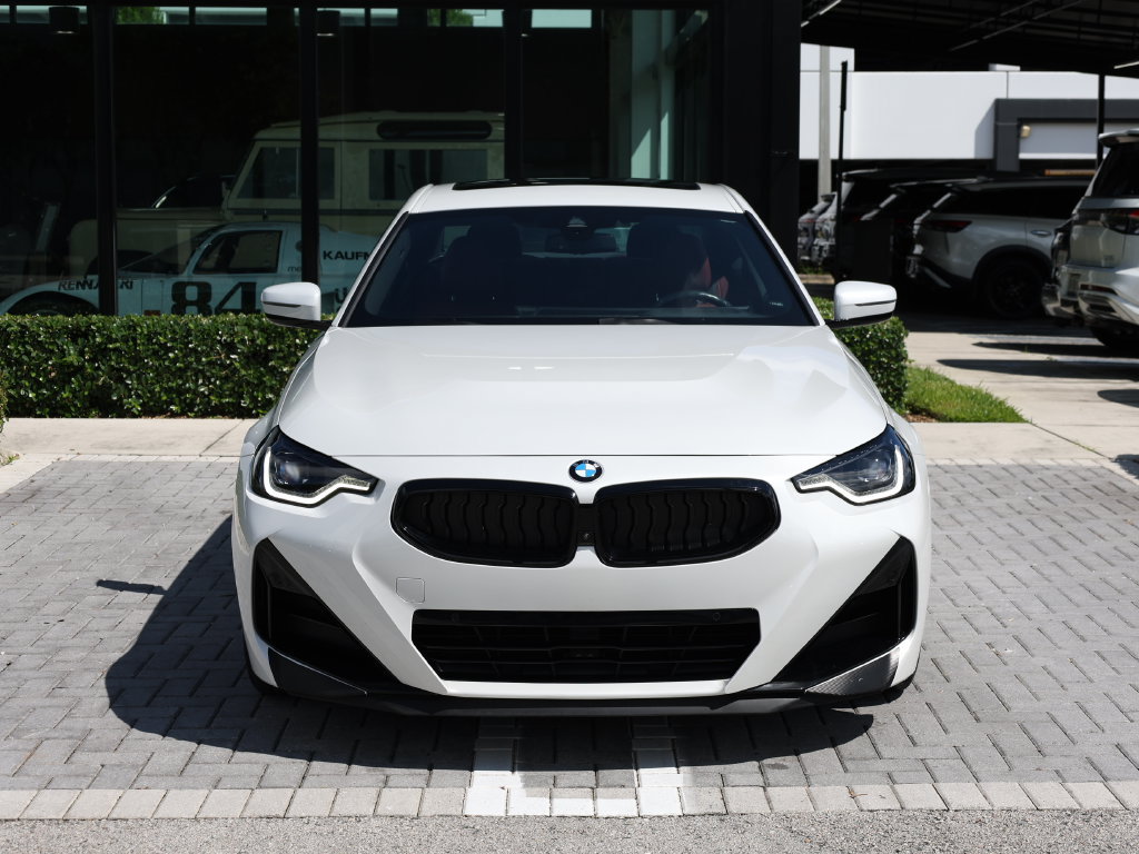 Used 2024 BMW 230i Coupe w/ Premium Package RWD image 3