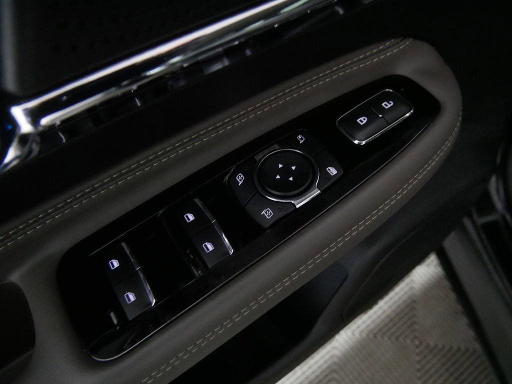 Used 2023 Lincoln Corsair Reserve w/ Towing Package image 14