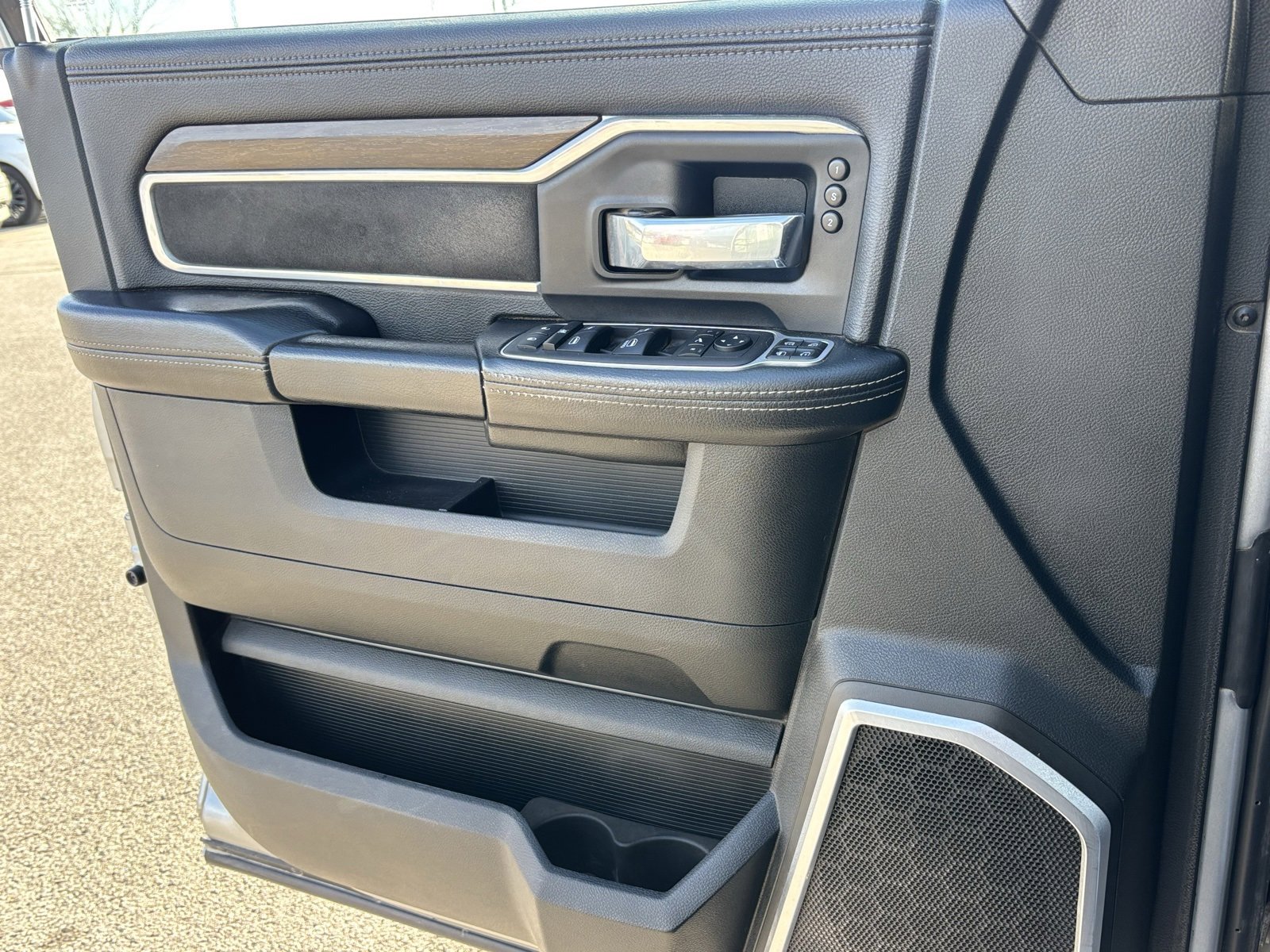 Used 2024 RAM 2500 Laramie image 8