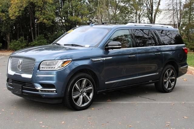 Used 2019 Lincoln Navigator L Reserve w/ Cargo Package AWD/4WD image 3