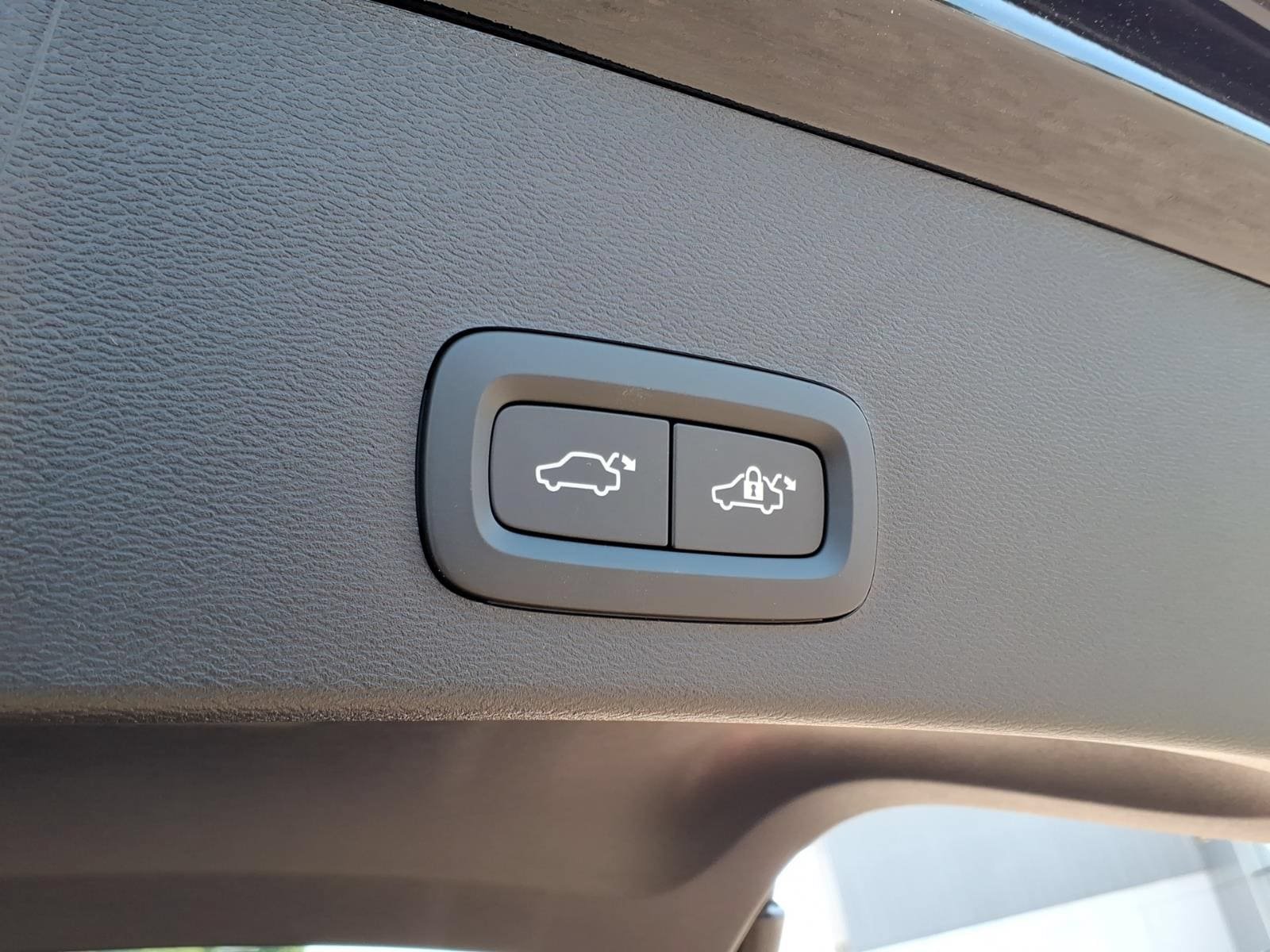 New 2026 Volvo XC40 B5 Ultra w/ Protection Package Premier AWD/4WD image 5