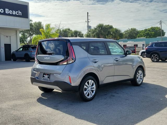 Used 2025 Kia Soul LX image 6
