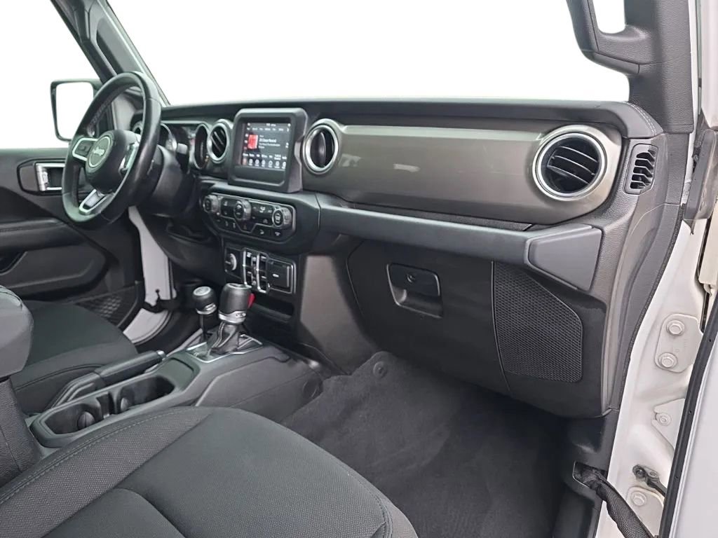 Used 2019 Jeep Wrangler Unlimited Sahara AWD/4WD image 18