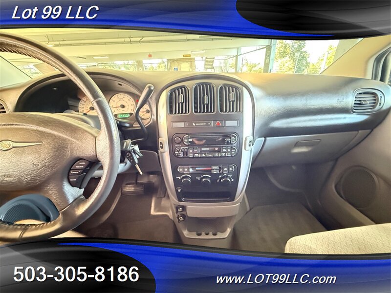 Used 2006 Chrysler Town & Country Touring w/ Trailer Tow Prep Group FWD image 41