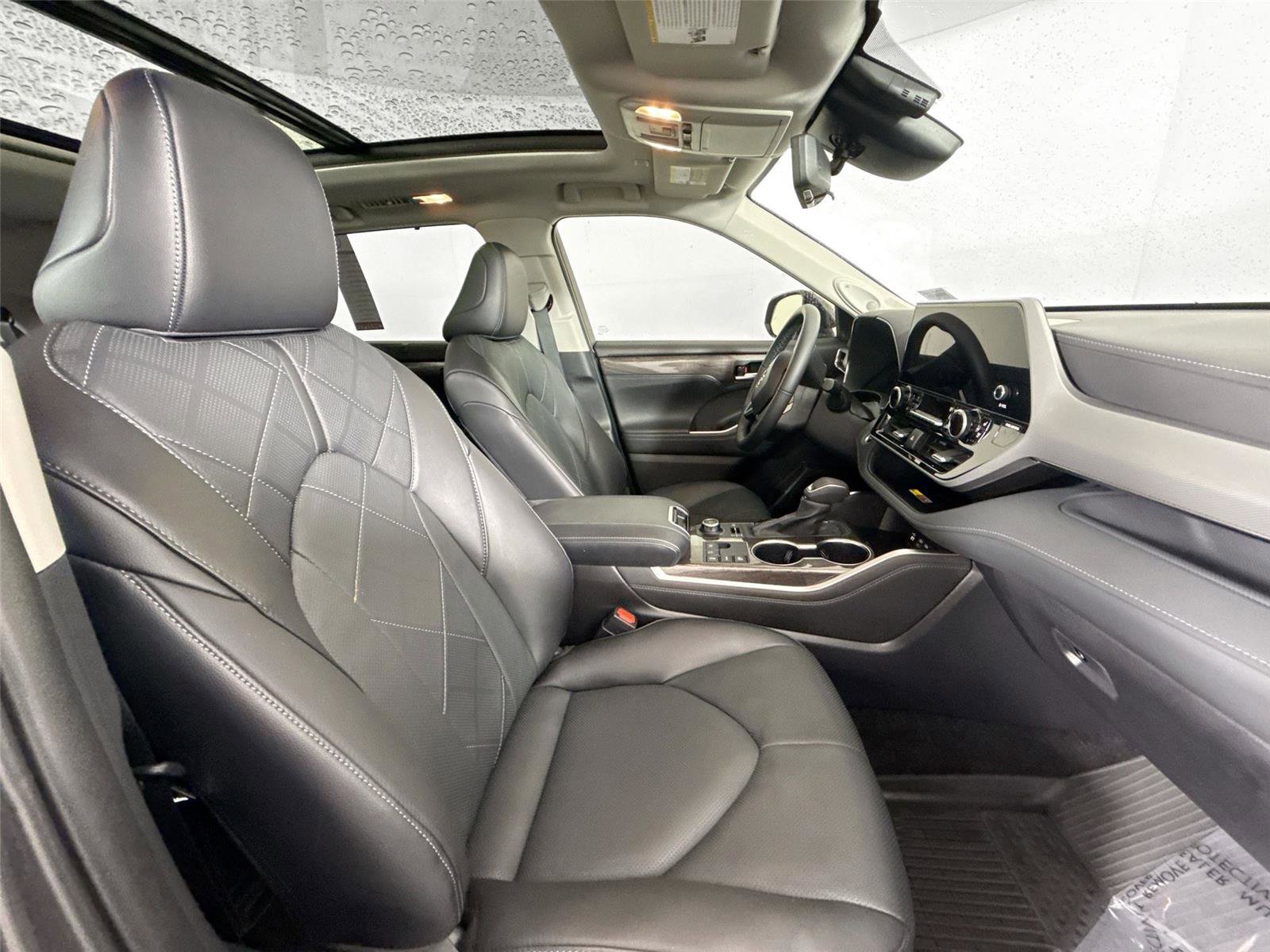 Certified 2025 Toyota Highlander Platinum image 45