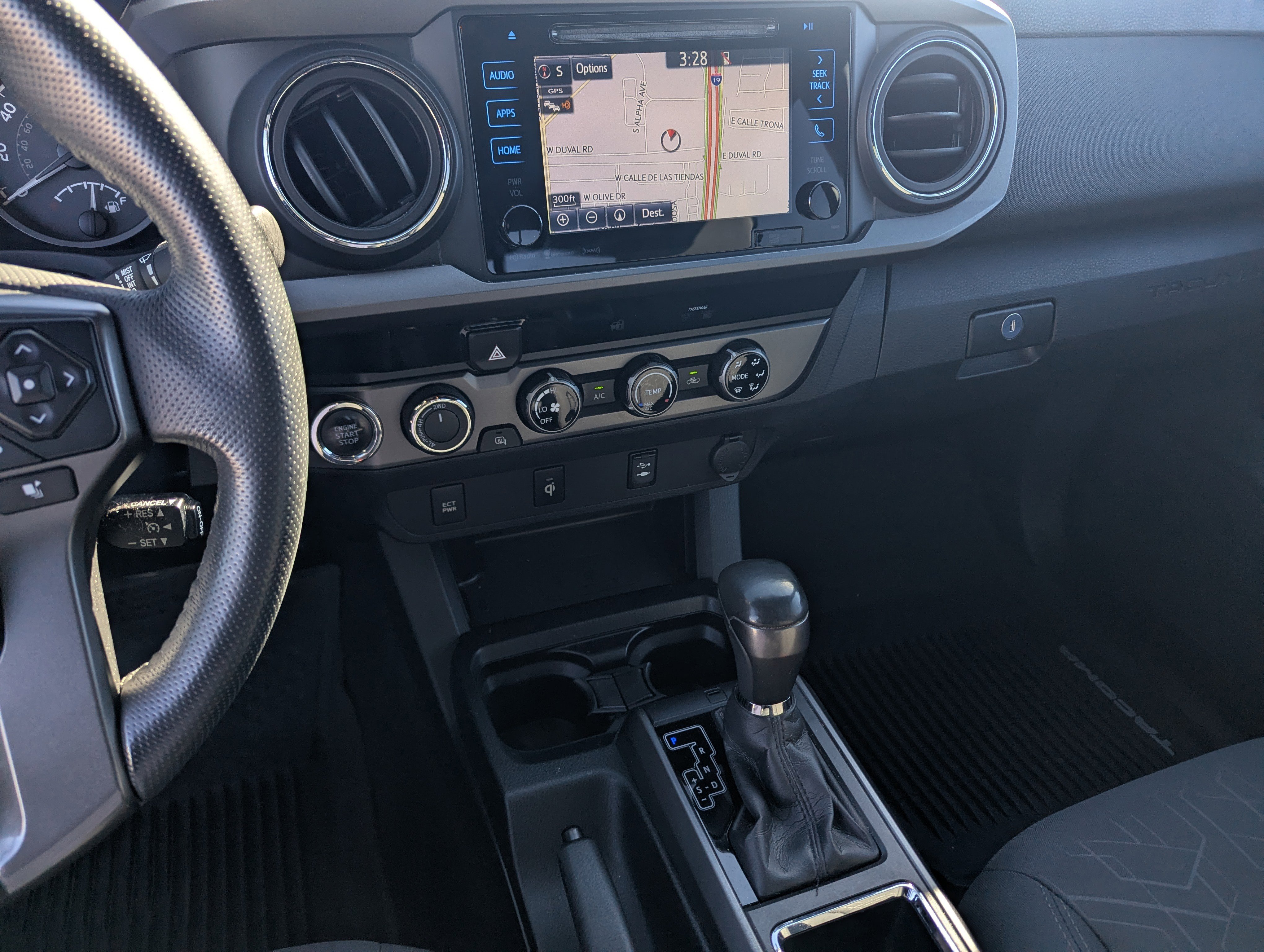 Used 2016 Toyota Tacoma TRD Off-Road w/ Towing Package image 11