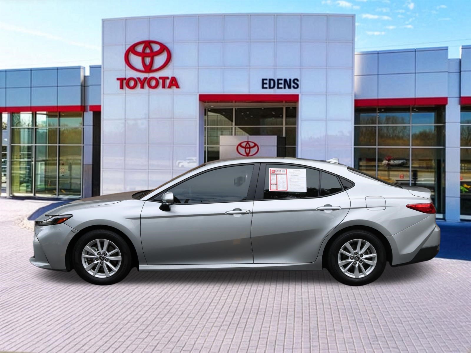 Used 2025 Toyota Camry LE FWD image 8