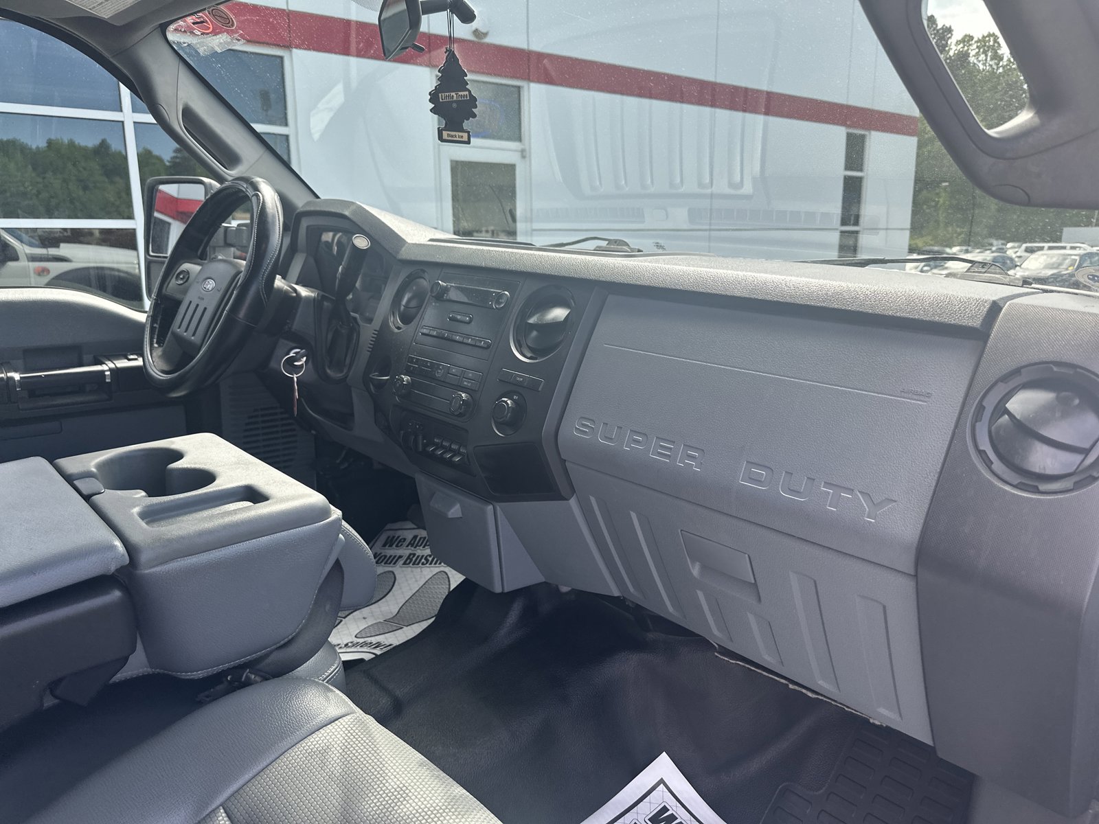 Used 2014 Ford F550 2WD Crew Cab Super Duty image 27