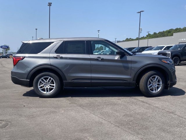 New 2026 Ford Explorer Active RWD image 2