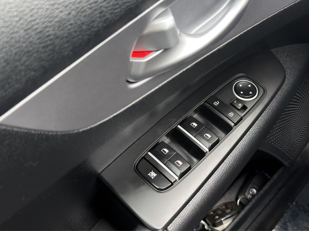 Used 2023 Kia Forte LXS image 11