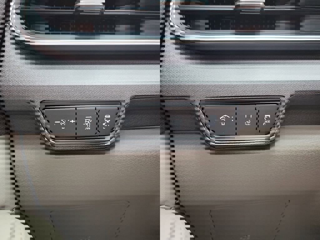 New 2026 Kia Carnival EX FWD image 25