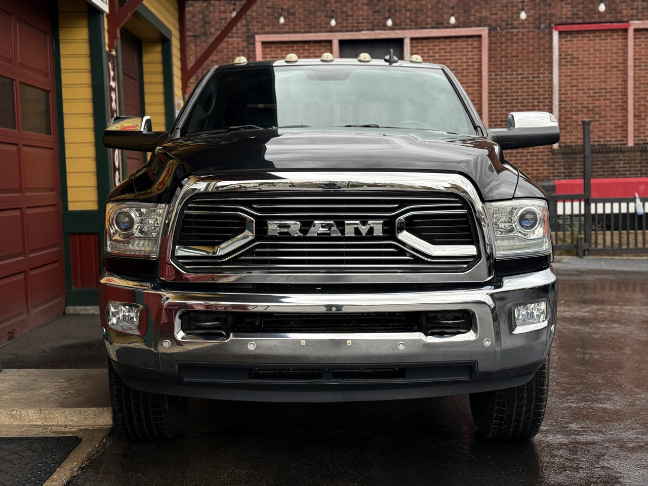 Used 2016 RAM 3500 Laramie Longhorn image 10