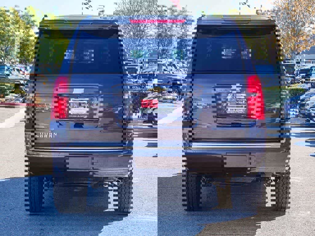 Used 2015 Chevrolet Suburban LTZ image 5