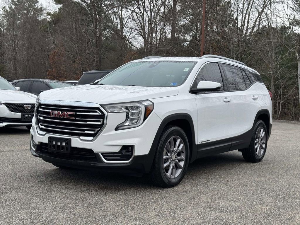 Used 2024 GMC Terrain SLT image 23