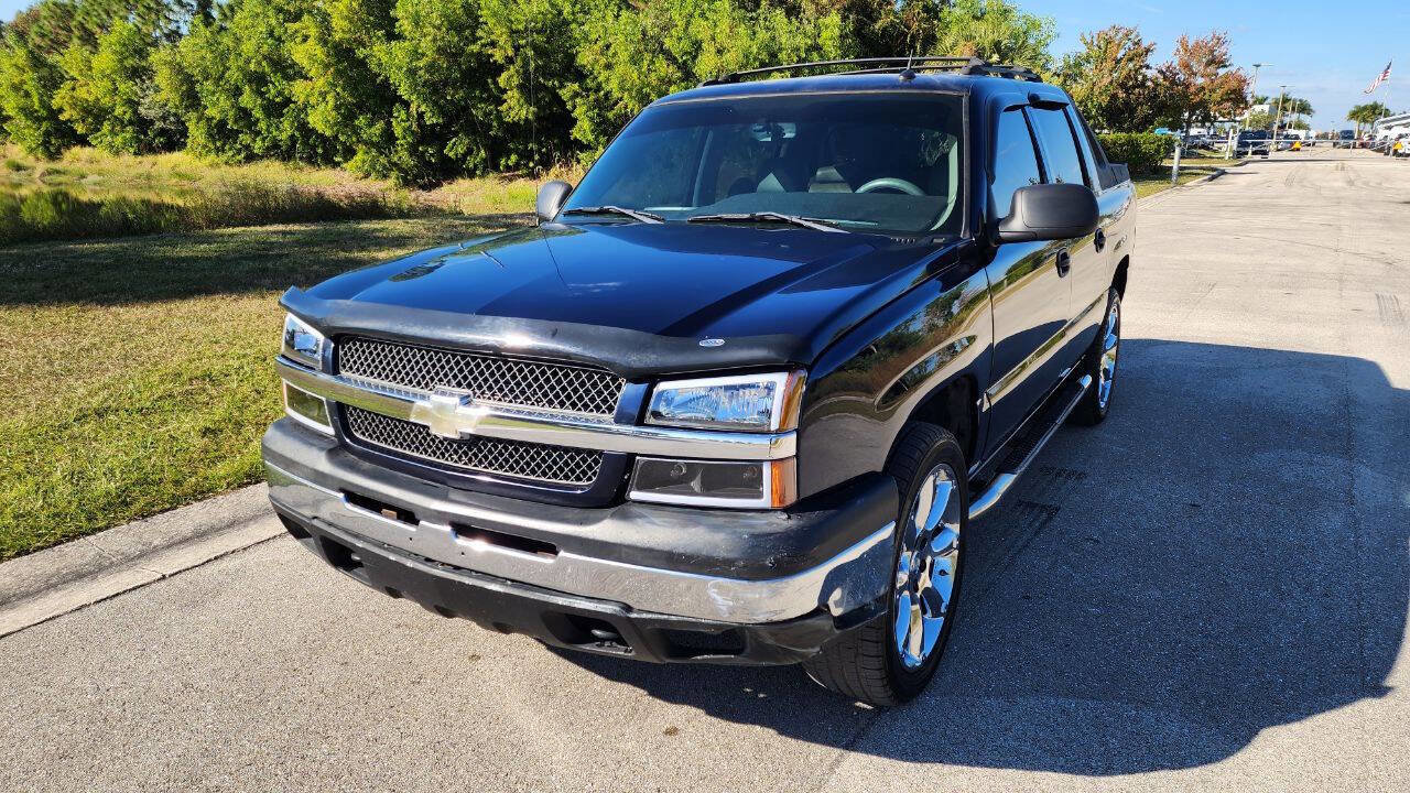 Used 2005 Chevrolet Avalanche LS w/ Preferred Equipment Group image 3