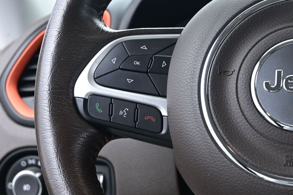 Used 2015 Jeep Renegade Latitude AWD/4WD image 28