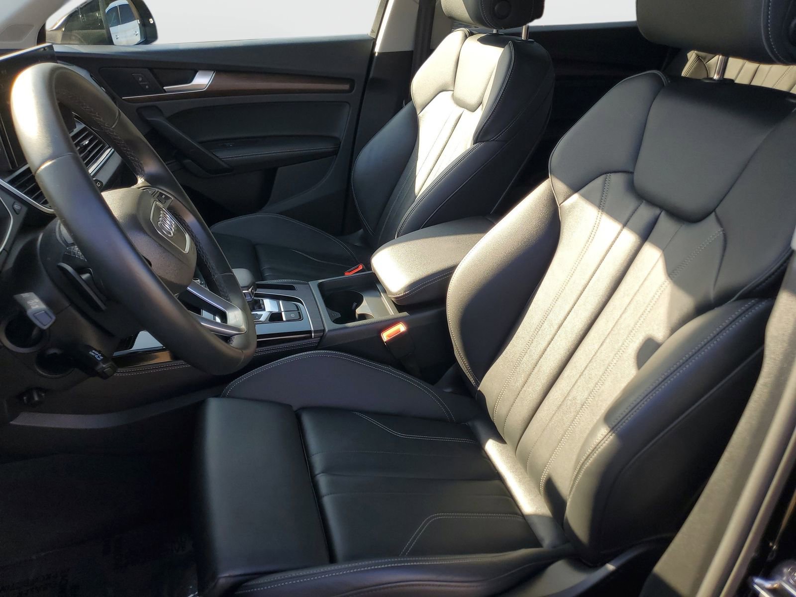 Used 2024 Audi Q5 e Premium Plus w/ Premium Plus Package image 18