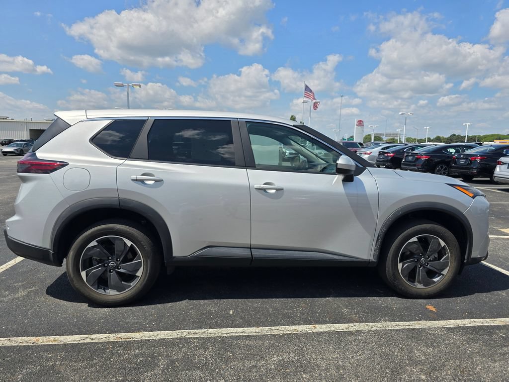 Used 2025 Nissan Rogue SV FWD image 8