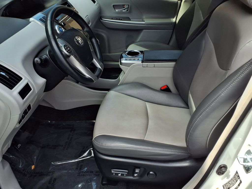 Certified 2017 Toyota Prius V Four FWD image 15