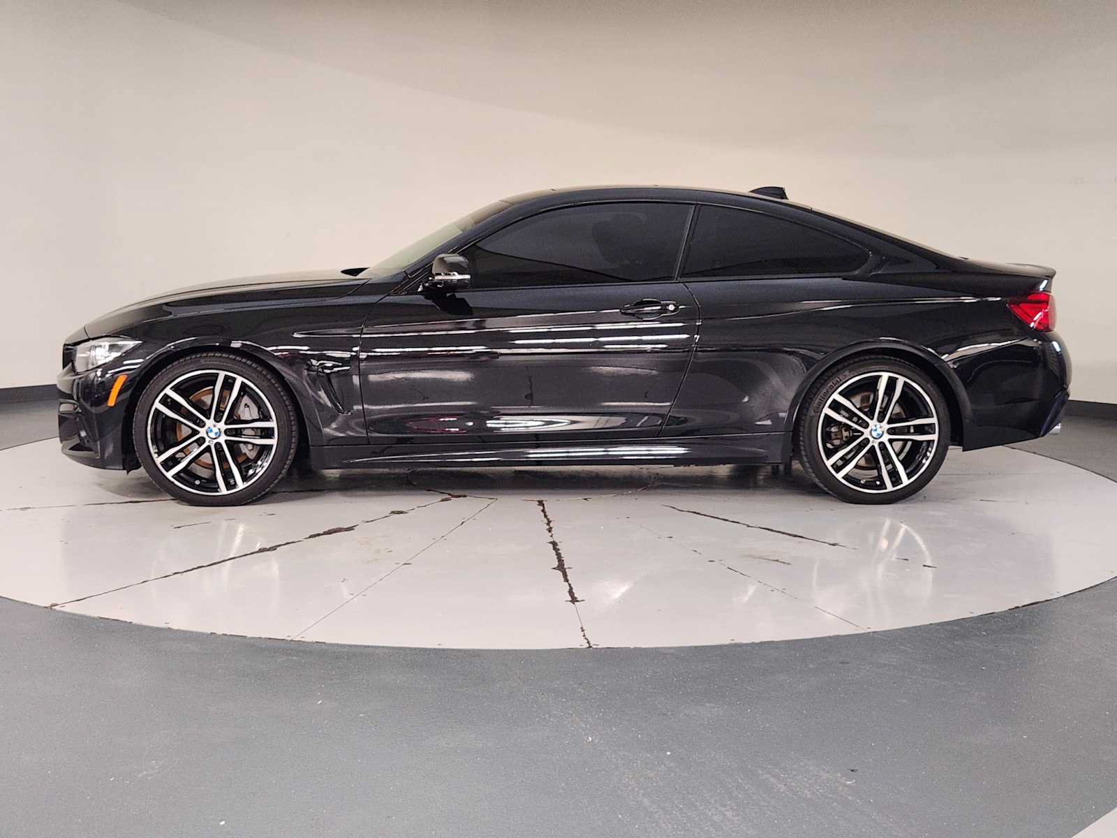 Used 2020 BMW 430i Coupe w/ M Sport Package RWD image 4