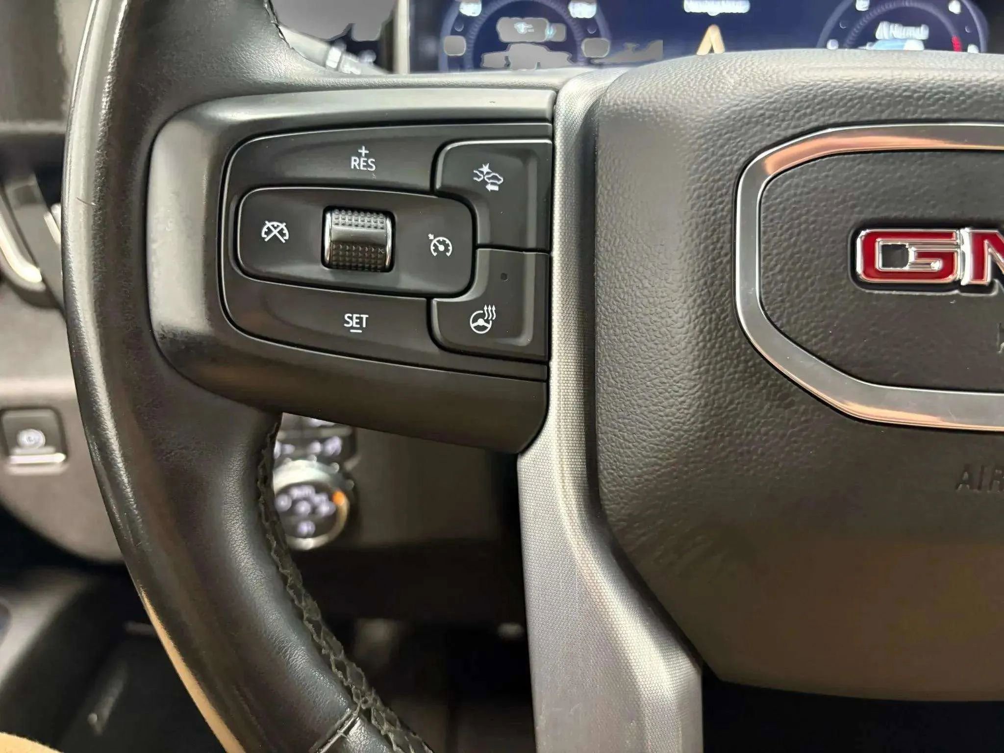 Used 2024 GMC Sierra 2500 SLT w/ SLT Convenience Package image 30