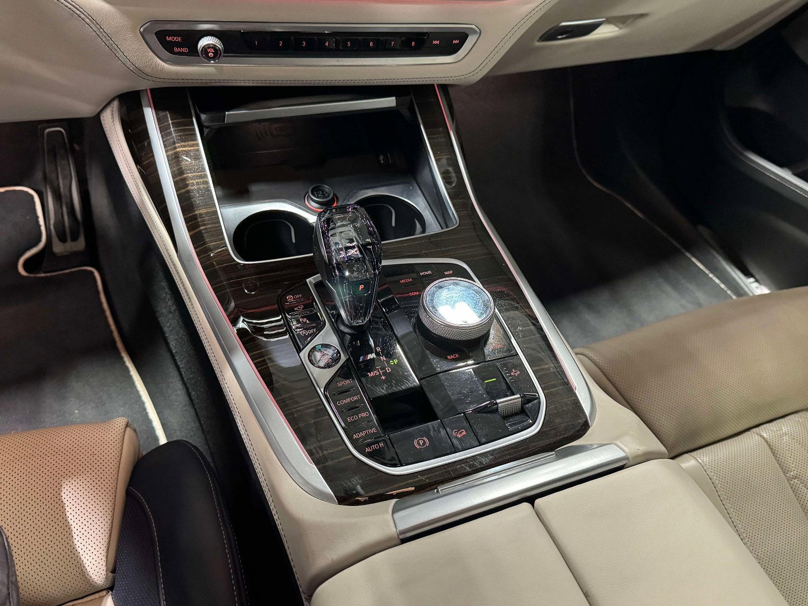 Used 2020 BMW X7 M50i image 28